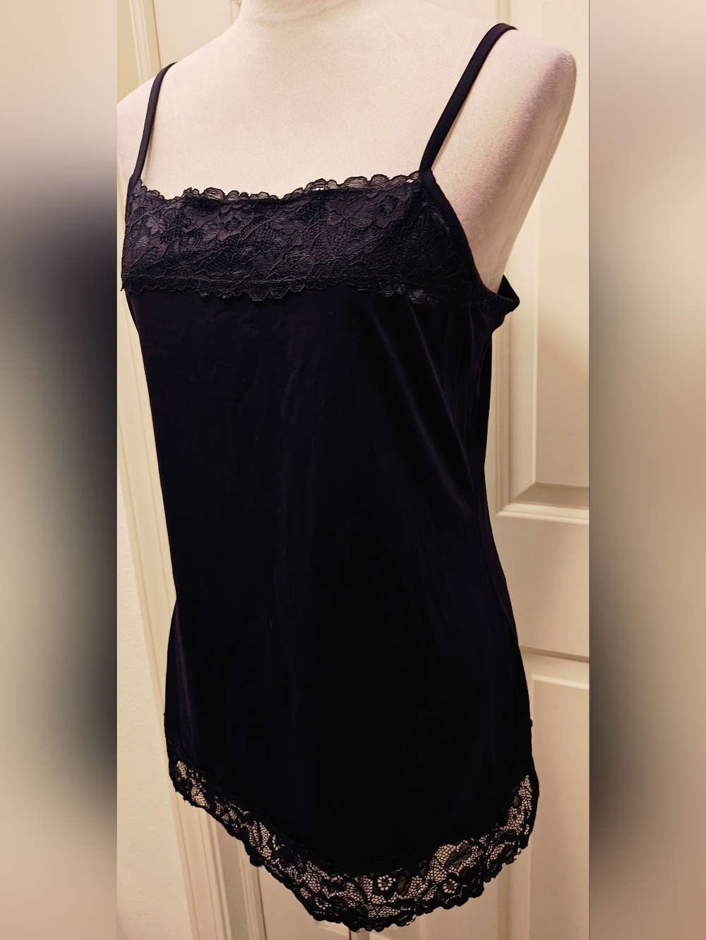 Y2K Maurices Black Lace Trim Cami Tank Top. - Picture 3 of 9
